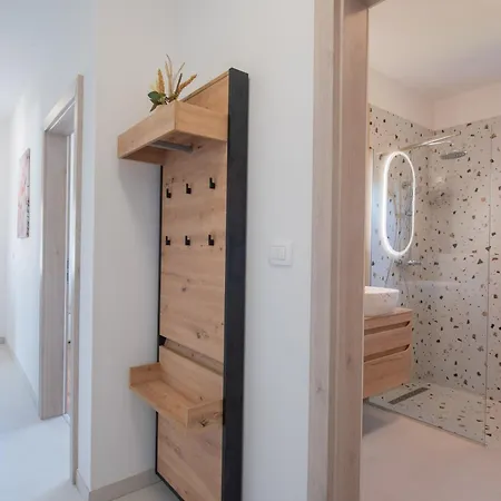 Dola Near Split - Private Pool, Orchard, Peace *