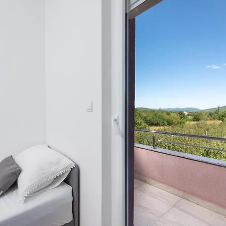 Dola Near Split - Private Pool, Orchard, Peace Villa *