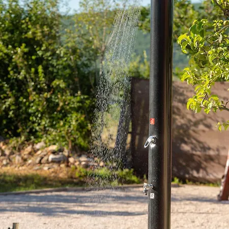 Dola Near Split - Private Pool, Orchard, Peace Dicmo