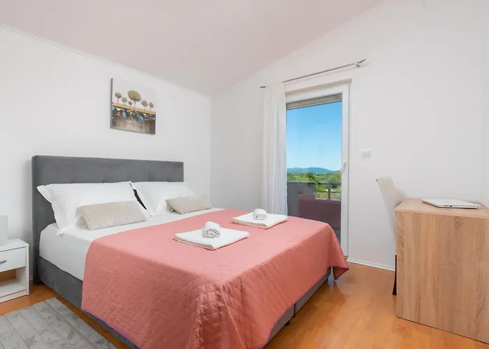Dola Near Split - Private Pool, Orchard, Peace Villa