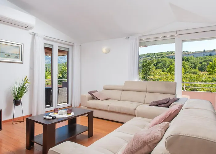Dola Near Split - Private Pool, Orchard, Peace Villa Dicmo